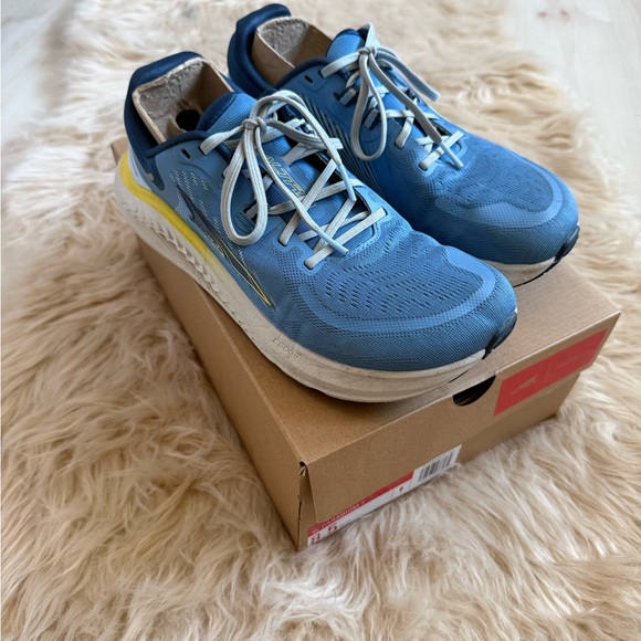 Women’s Altra Paradigm 7 Shoes - Picture 2 of 15